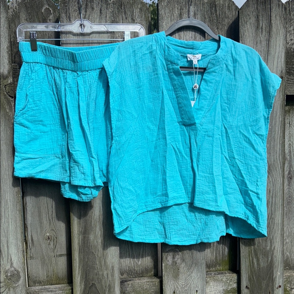 Turks & Caicos Turquoise Two-Piece Set NWT ⭐️END of Summer CLEARANCE⭐️